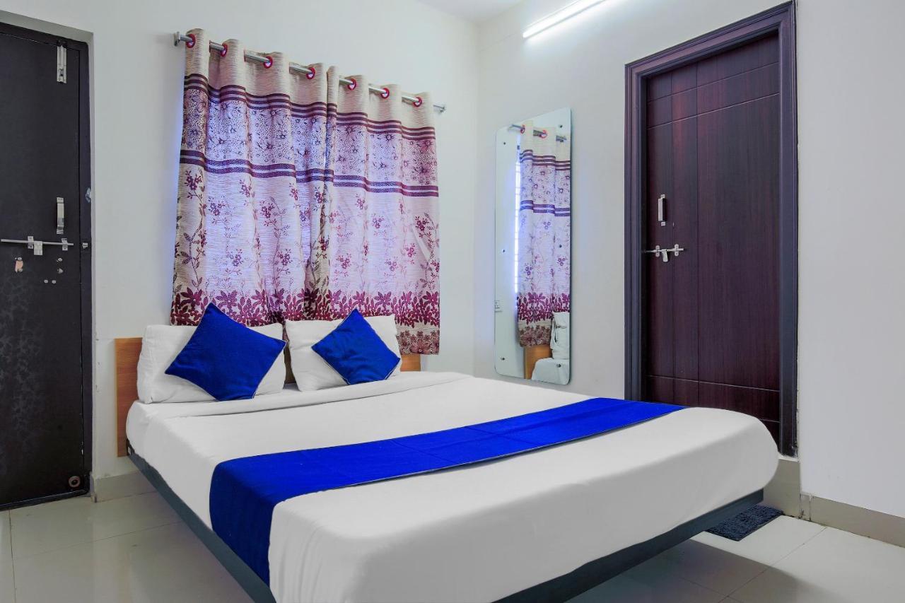 Oyo Silverkey 74581 Nallagandla Hotell Hyderabad Exteriör bild