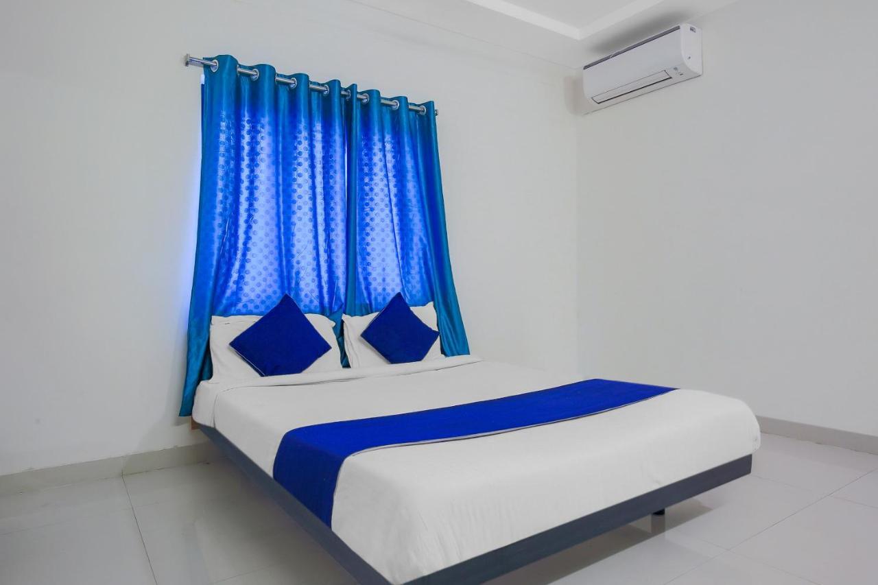 Oyo Silverkey 74581 Nallagandla Hotell Hyderabad Exteriör bild