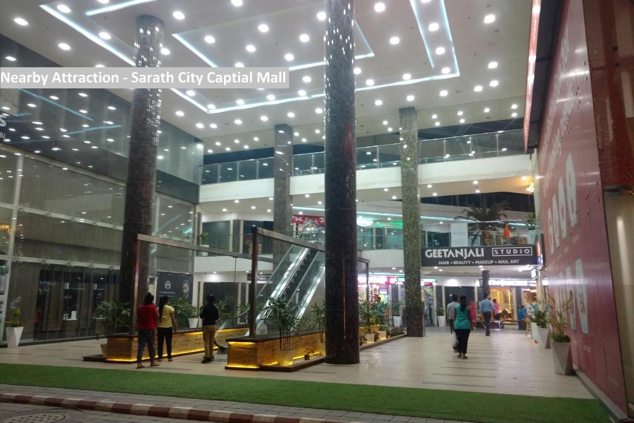 Oyo Silverkey 74581 Nallagandla Hotell Hyderabad Exteriör bild