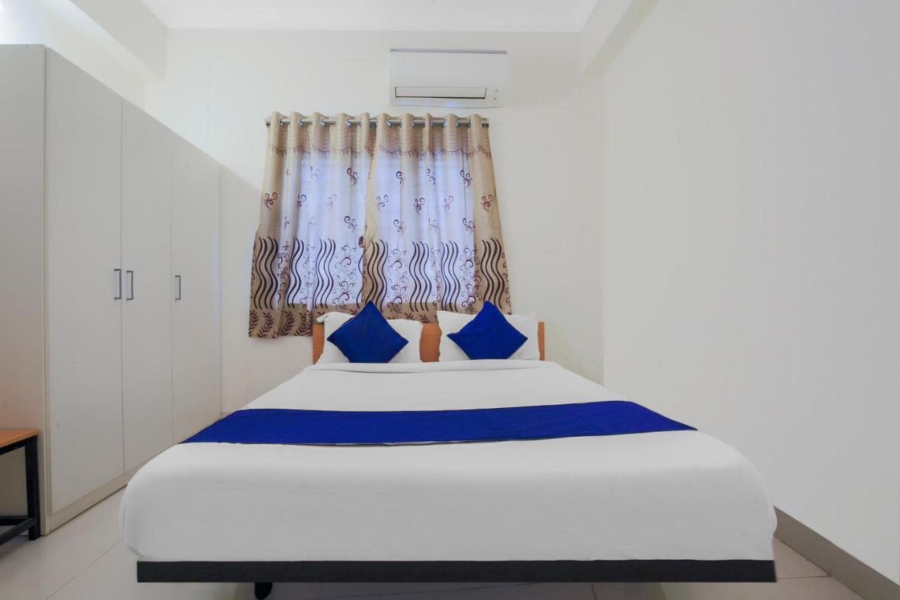 Oyo Silverkey 74581 Nallagandla Hotell Hyderabad Exteriör bild