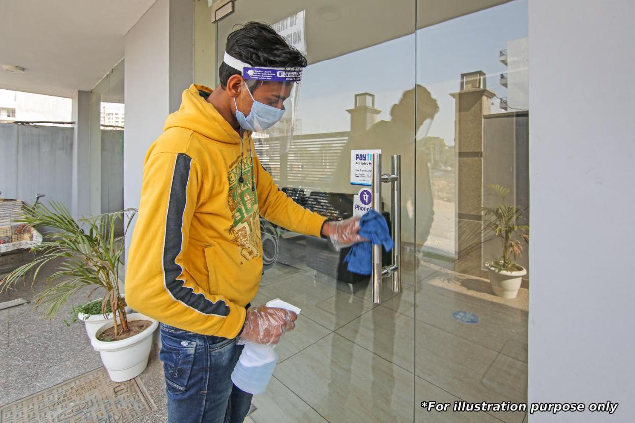 Oyo Silverkey 74581 Nallagandla Hotell Hyderabad Exteriör bild