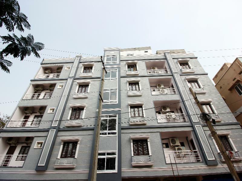 Oyo Silverkey 74581 Nallagandla Hotell Hyderabad Exteriör bild