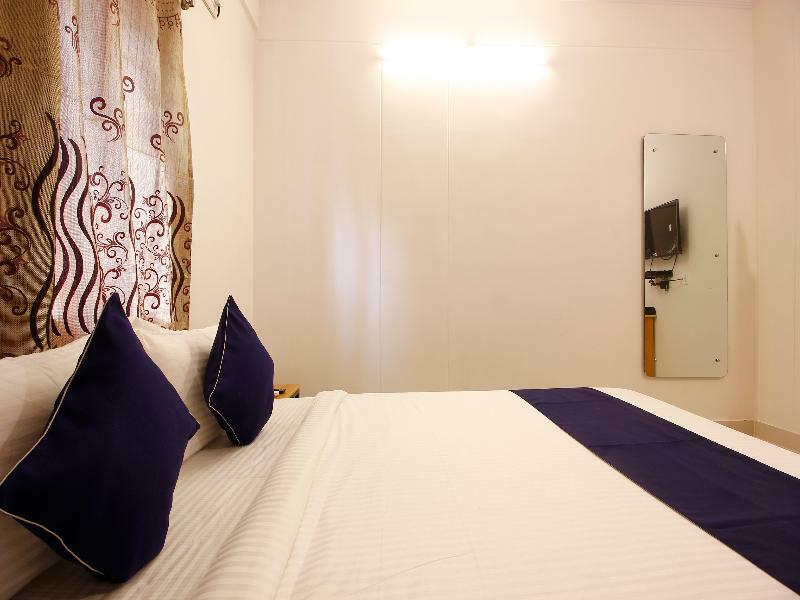 Oyo Silverkey 74581 Nallagandla Hotell Hyderabad Exteriör bild