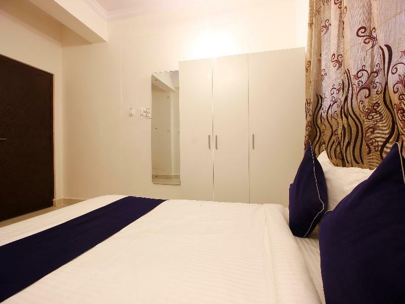 Oyo Silverkey 74581 Nallagandla Hotell Hyderabad Exteriör bild