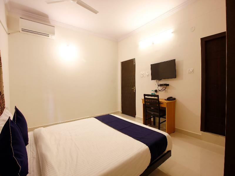 Oyo Silverkey 74581 Nallagandla Hotell Hyderabad Exteriör bild