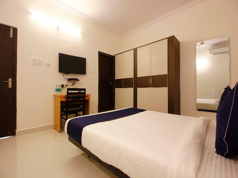 Oyo Silverkey 74581 Nallagandla Hotell Hyderabad Exteriör bild