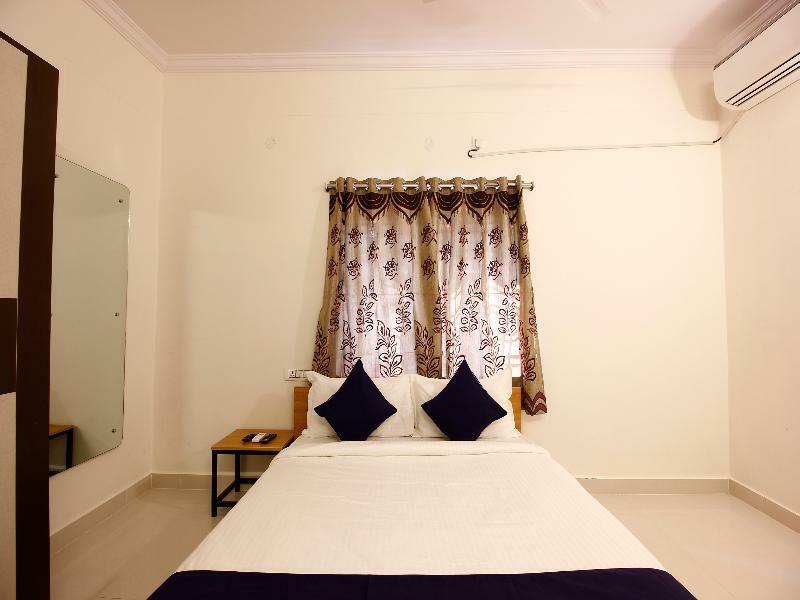 Oyo Silverkey 74581 Nallagandla Hotell Hyderabad Exteriör bild